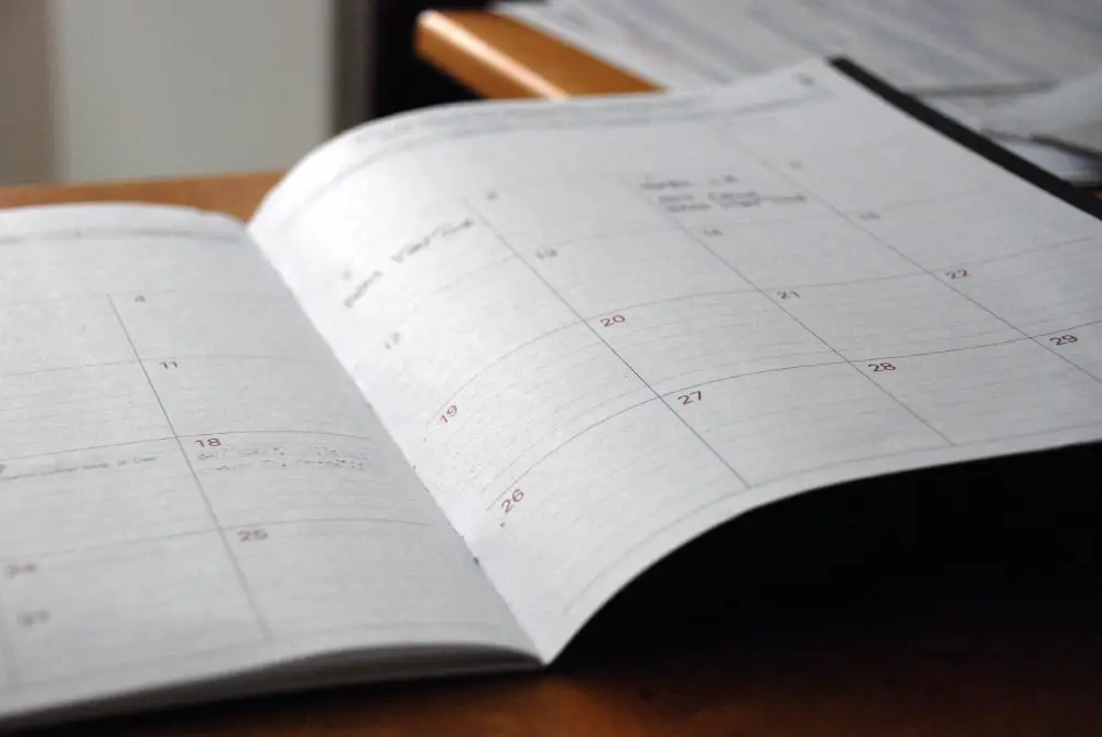 8 Tips for Year-End Planning and Resolutions for Small Businesses